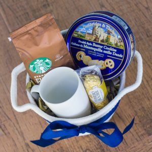 regalo con taza y cafe