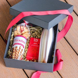 regalo con taza y chocolate